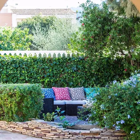 Haus Mit Privatem Pool, Garten Und Privatem Parkplatz *