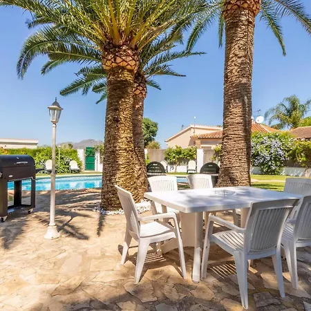 Haus Mit Privatem Pool, Garten Und Privatem Parkplatz *