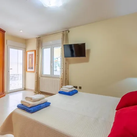 Holiday home Haus Mit Privatem Pool, Garten Und Privatem Parkplatz *