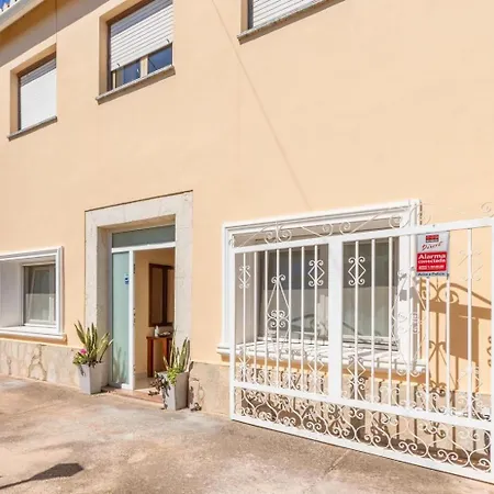 Haus Mit Privatem Pool, Garten Und Privatem Parkplatz Holiday home *